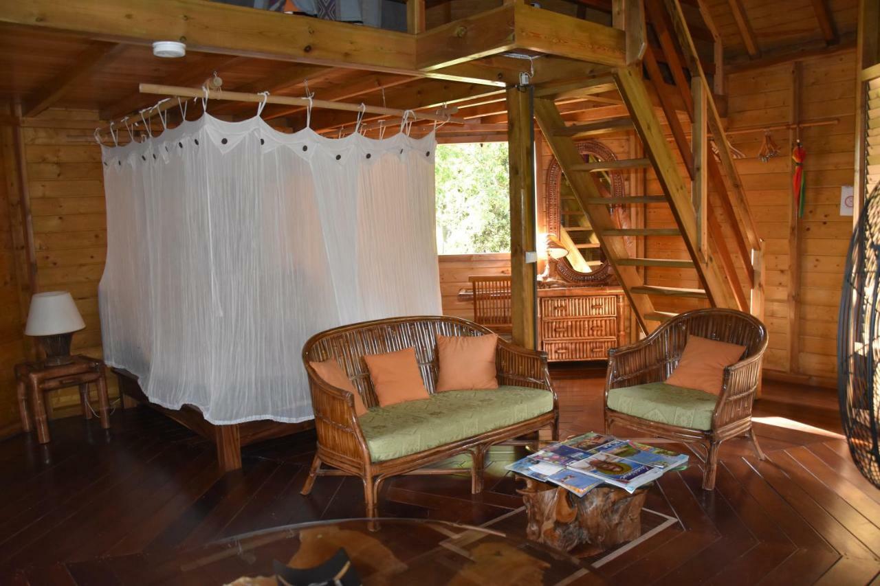 Gite Du Manial "Cabane Du Sentier Des Etoiles" Pointe-Noire Exterior foto
